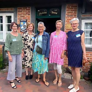 Das Orgateam vom ersten Bendestorfer Frauen-Kleidertausch