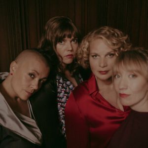 die vier saengerinnen der band niniwe