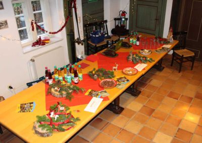 Gebäck und Getränke in der Pause