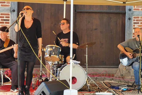 Bens fabulous and greasy Gitrarrenorchester aus Sprötze beim Bedefiz