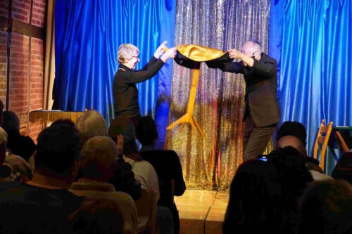 Fliegender Tisch bei A-Magic
